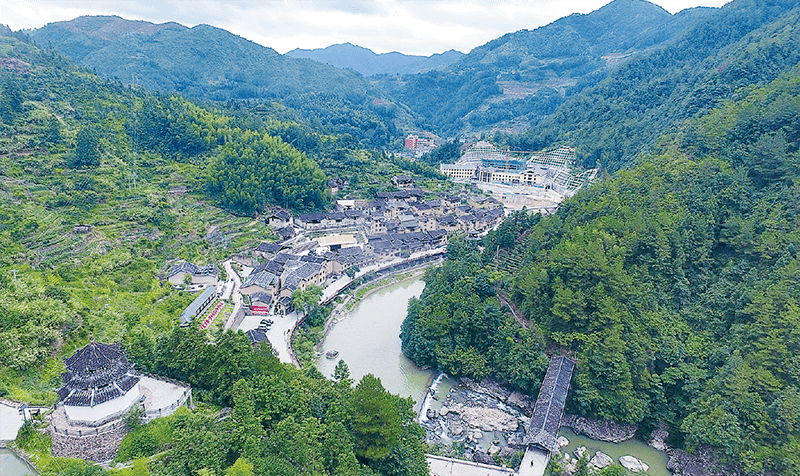 理塘县下泽通村人口_理塘县勒通古镇图片(2)