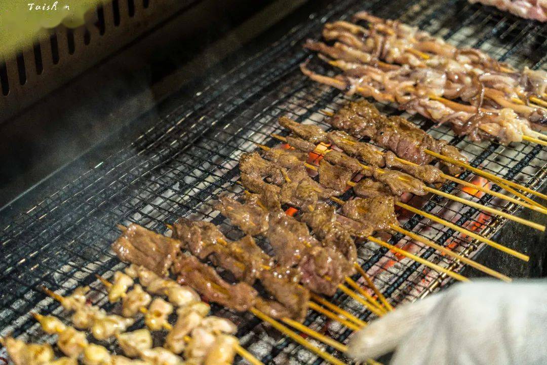 1000份烧烤套餐免费送!有酒有肉有朋友!日日新鲜现烤,想吃快抢!