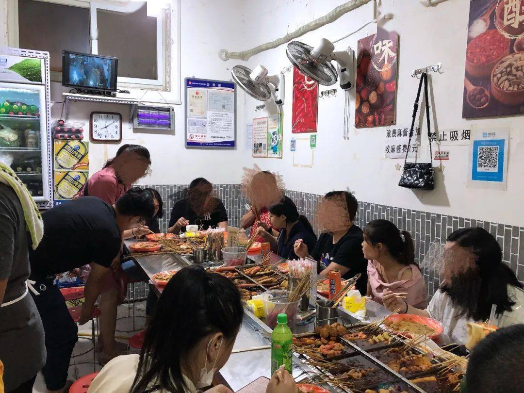 探访|国际庄zui豪横麻辣烫，坐拥80+种涮菜，老板竟是星级主厨？