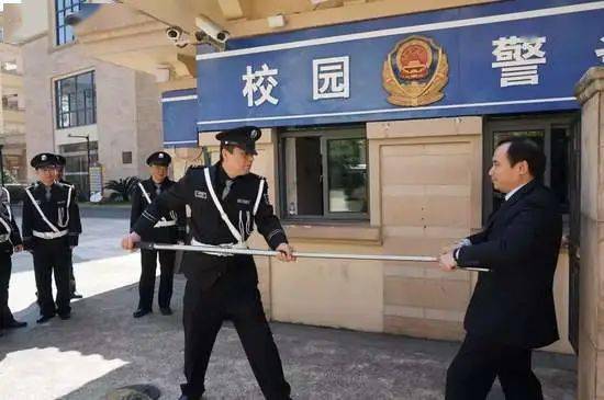 安全问题我来解答"在我校大学生创业广场(下沉式)将联合永安桥派出所