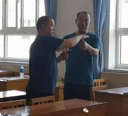 教师心理压力的管理与调试——西青区王稳庄镇教师开展心理健康培训