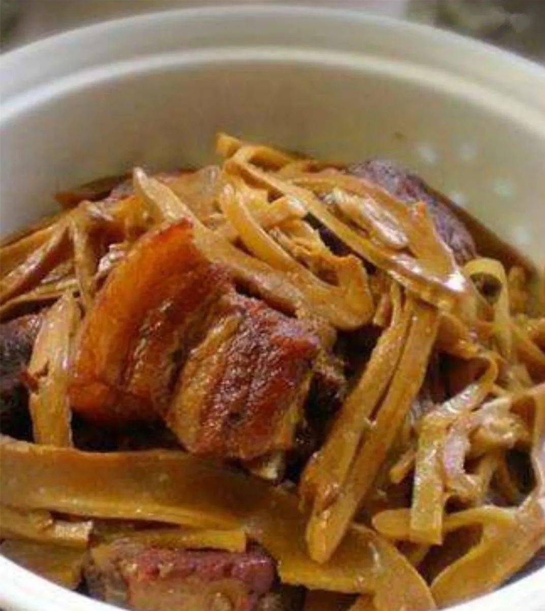 红烧鳝筒,红烧泥鳅,红烧老鸭,水笋烧肉.金山这家店让你吃出"老味道"!