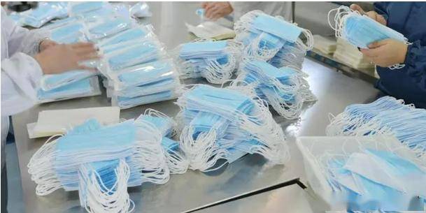 没收华人口罩_戴口罩的卡通图片