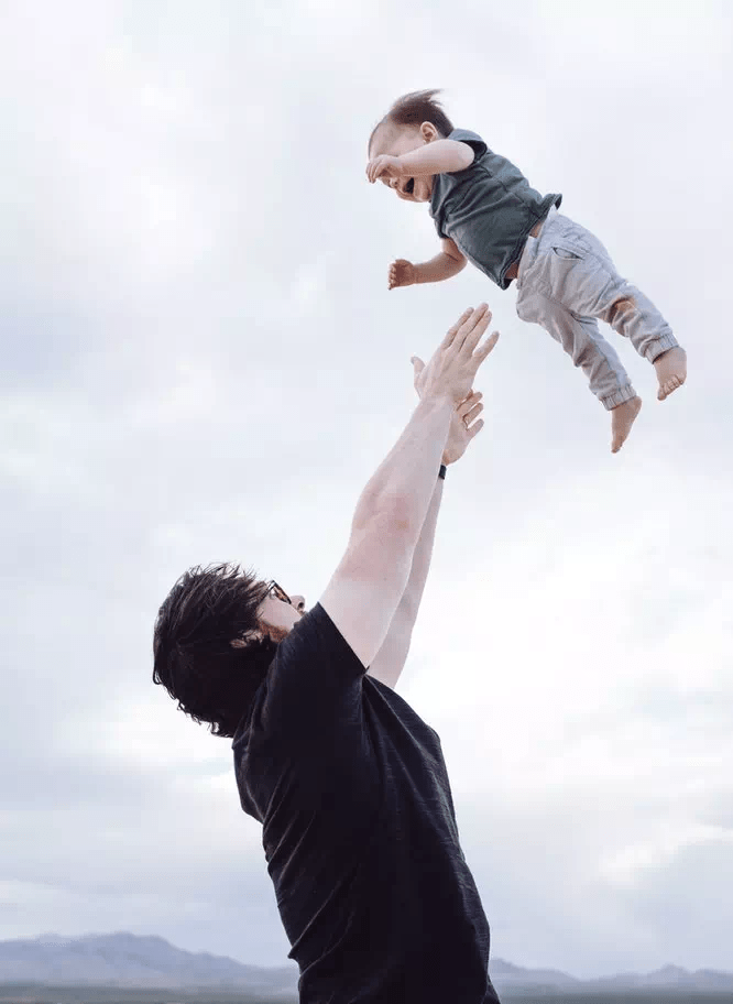 1father父亲,神圣之名!他扛起生活的责任,撑起家的港湾!