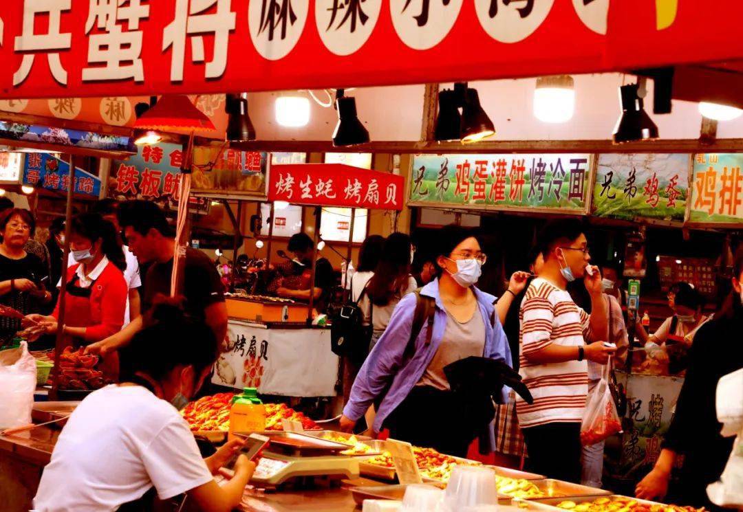 环翠最红的地摊东城路夜市专属威海人的烟火人间