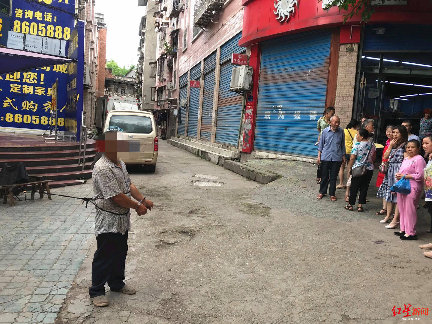 参与绑架乡干部儿子事败逃亡 男子大桥下“安家