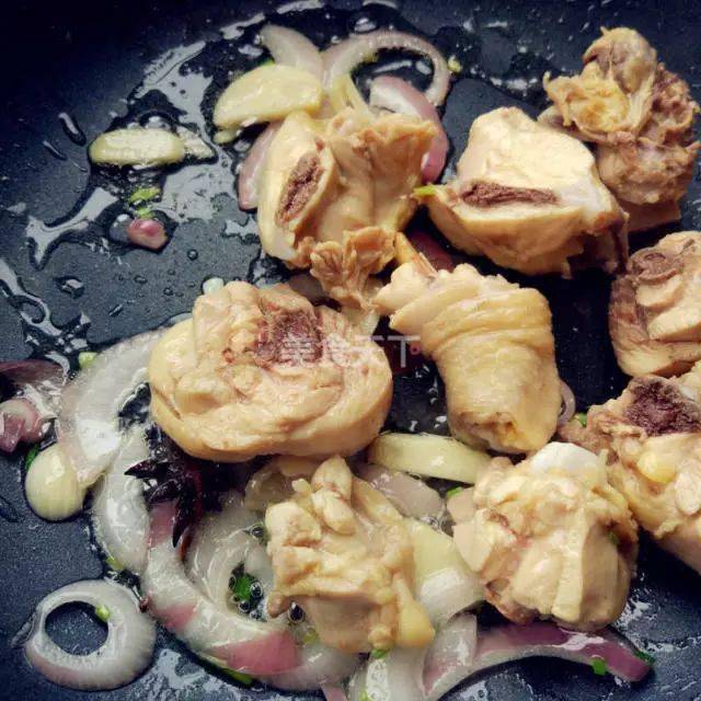 烧什么菜给孩子吃 0347264c0d2f4980ac894bec4283727c.jpeg