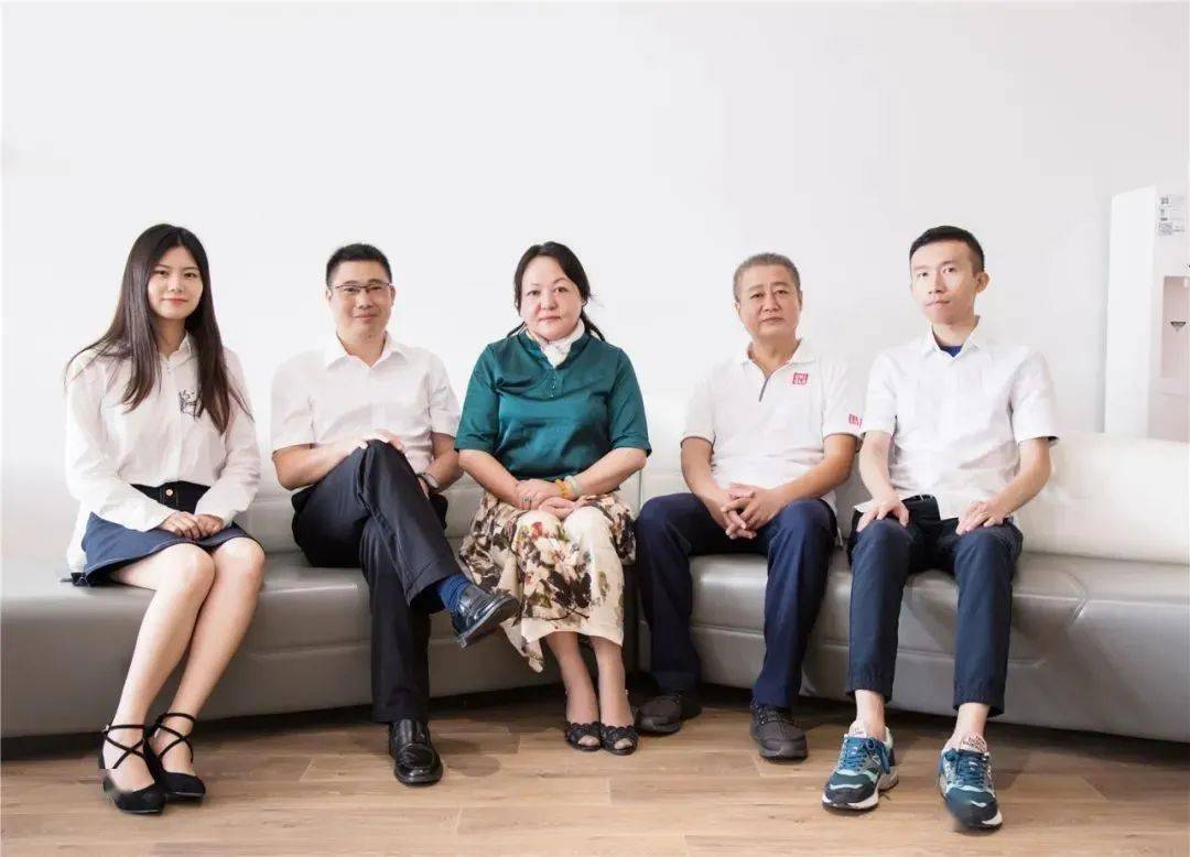 深圳|深圳这群人现状如何？实地探访发现...热搜回归！曾登榜收割近3亿阅读量