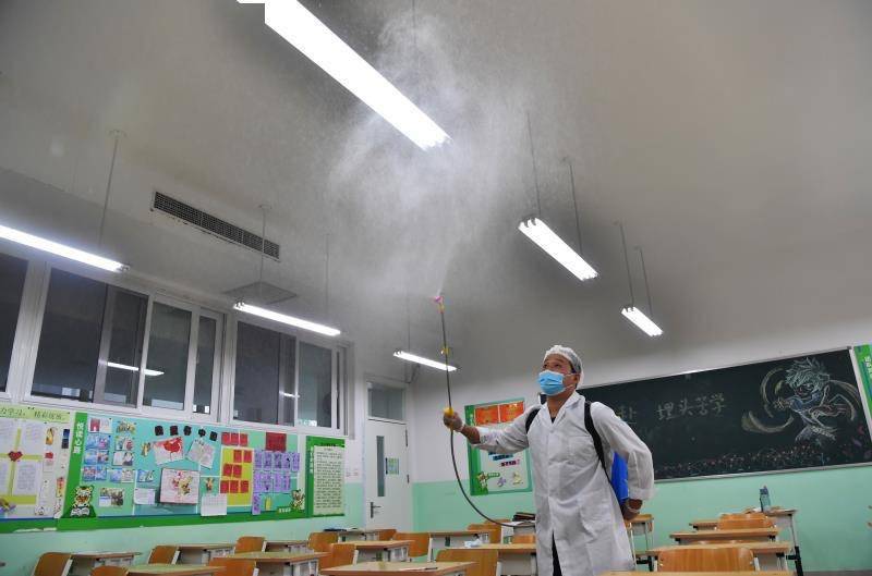 “静校”后，北京中小学校园启动全面消杀