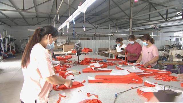 服装代加工 73b6966c6a0a45879e46a4d945b2988e.jpeg