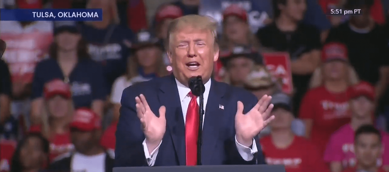 示威|特朗普表示要立法惩治烧国旗者：送他们去坐1年牢