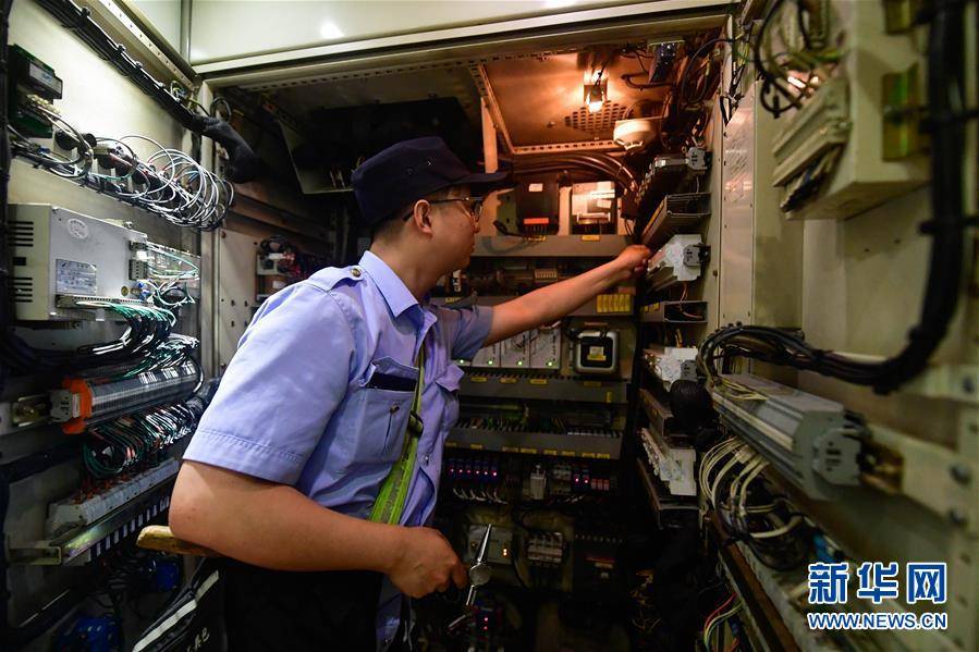 李旺富|高原三代“检车人”：长大后，我就成了你