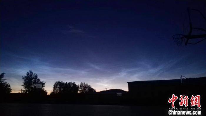 北极村|夏至到来 “中国最北城市”频现夜光云美景