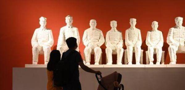 陈勇劲|武汉美术馆今恢复开放，看湖北艺术展馆里的《黄鹤楼雄姿》