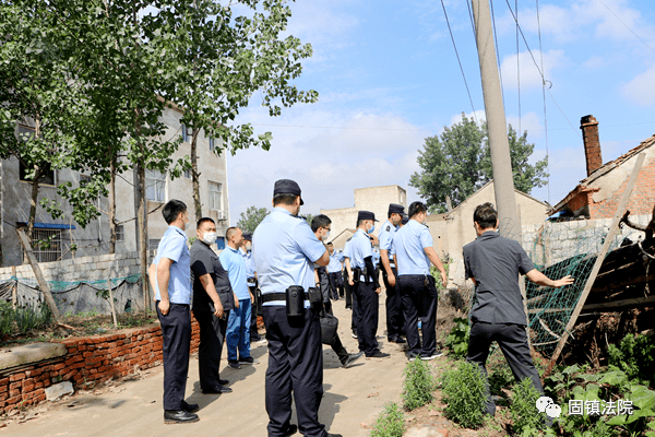 据了解，申请人丁某云与被执行人丁某军均系固镇县县濠城镇李甘村村民，