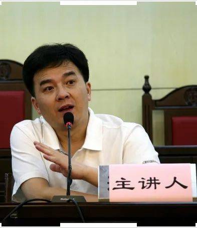 学院教师候选人|勿须扬鞭自奋蹄—走近"民法典宣讲明星"李康宁教授