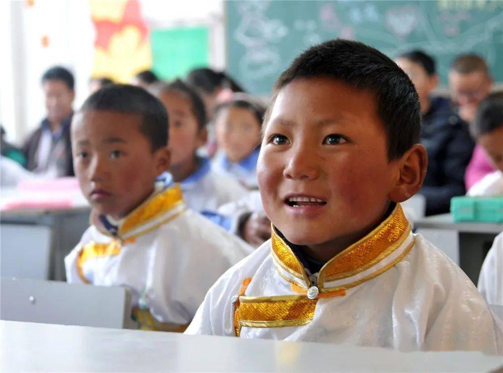 迪庆2019年GDP_迪庆地图(3)