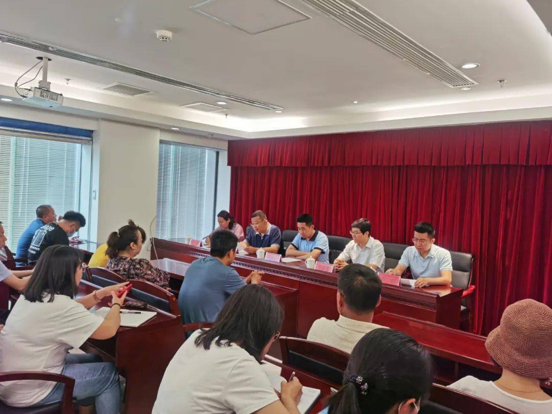 鄂尔多斯博物馆召开干部任命大会,参加会议的有:鄂尔多斯市文化和旅游