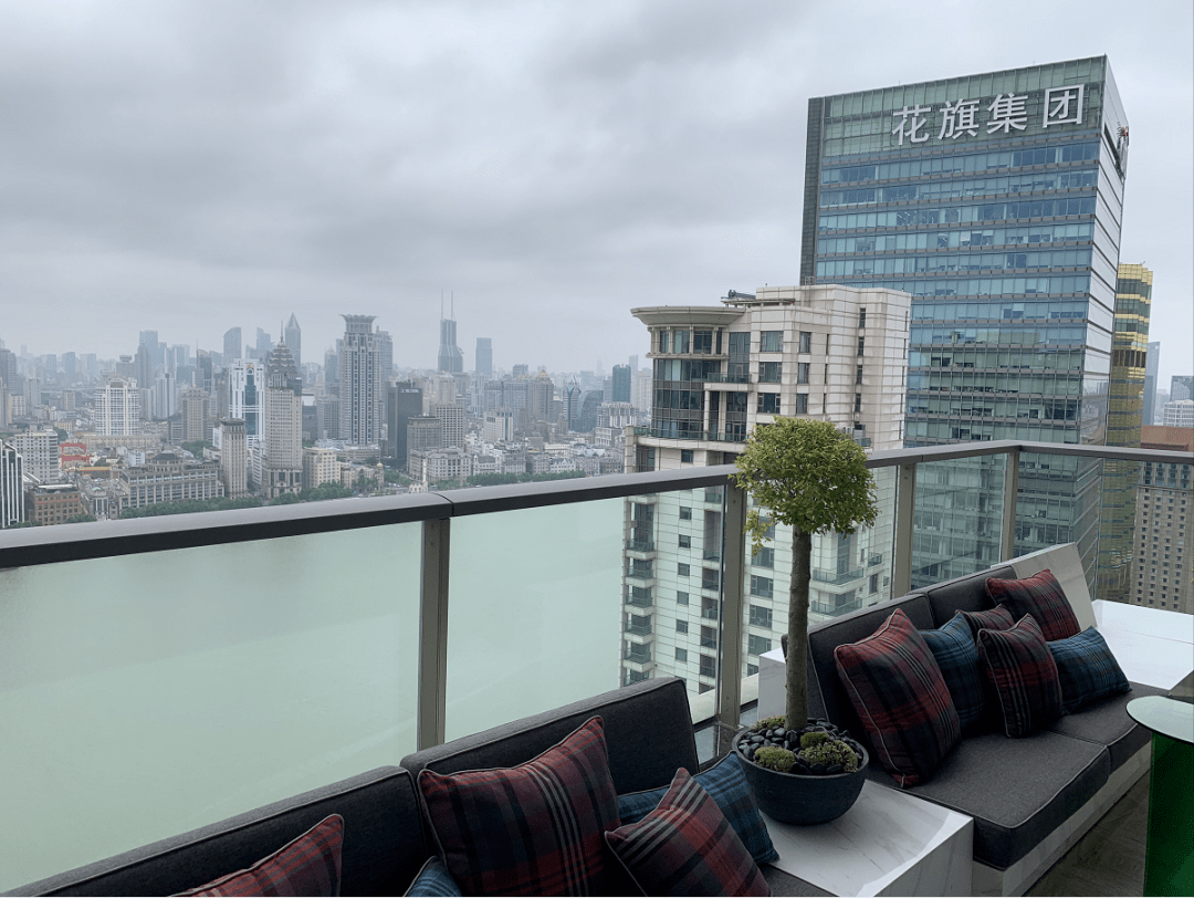 上海顶级豪宅单价254万㎡汤臣一品复式样板房195亿成交了