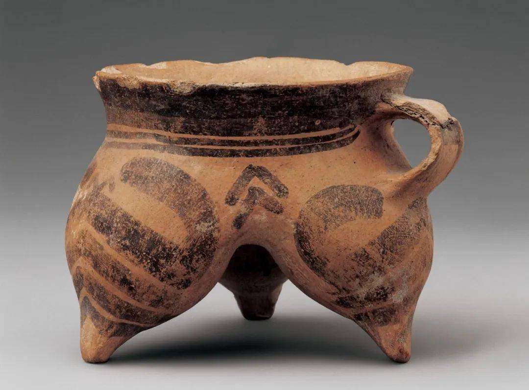 中国美術 白磁 饕餮紋 三足 双耳 香炉 高13.8cm(LC632) 中国美術 白磁 饕餮紋 三足 双耳 香炉 高13.8cm(LC632)