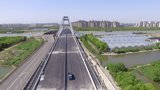 提示浦星公路跨大治河桥今天顺利通车