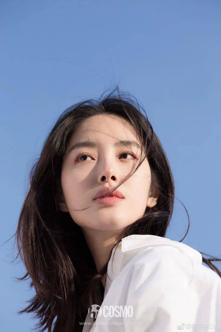 『度假』我不配美人计 | 杨采钰的“法国度假everyday”妆