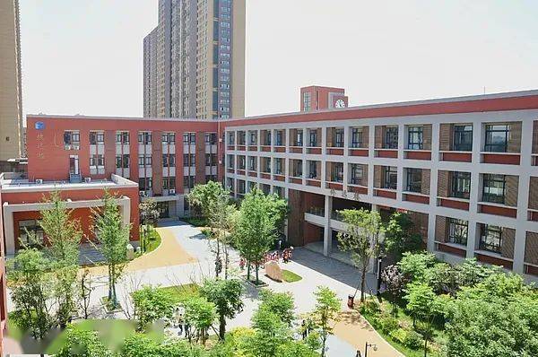 好消息沣东新城5所学校今年建成投用共计5310个学位区域内首家公立