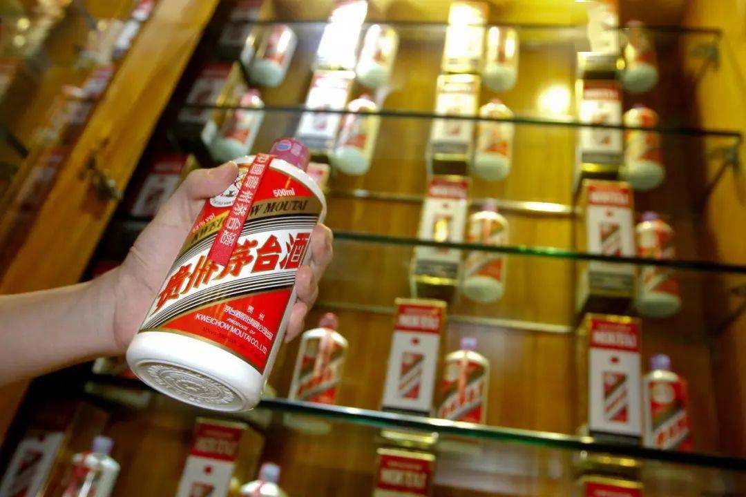 股民|股民们“喝酒买房”，沪指重返3000点！上半年人均赚1.2万，但一个数据扎心了…