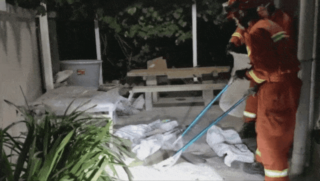 夏季炎热,眼镜蛇,菜花蛇齐出没!小心啊