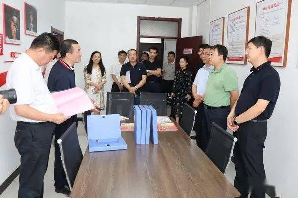 鲍怀亮到龙泉街道调研精准数据采集工作