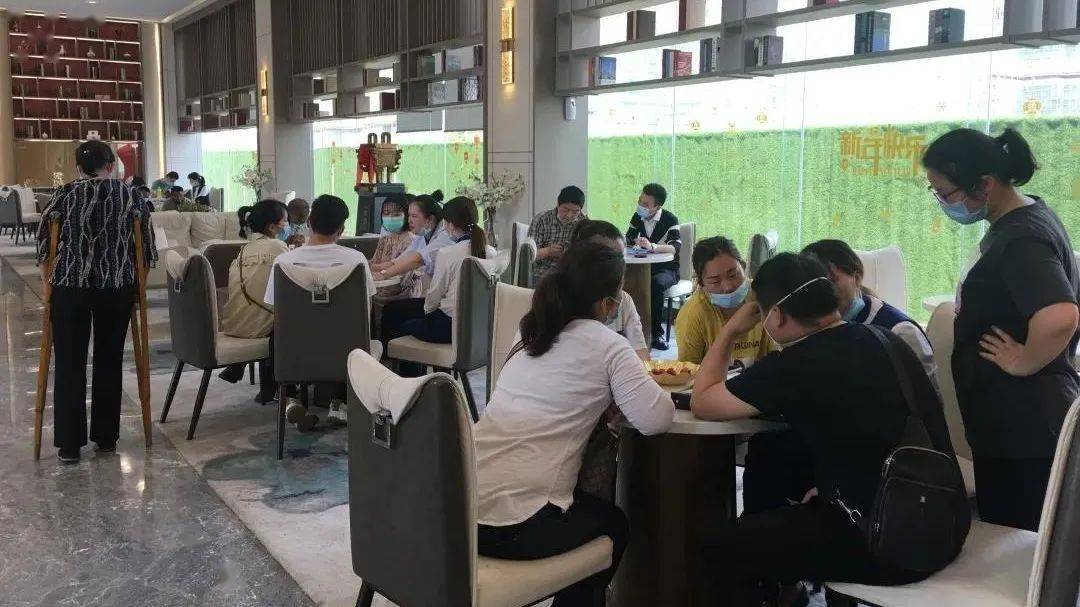 仙桃市2020上半年gdp_再见2020你好2021图片(3)