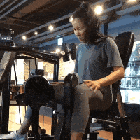 搞笑动态趣图gif:站姿独特的小鸟