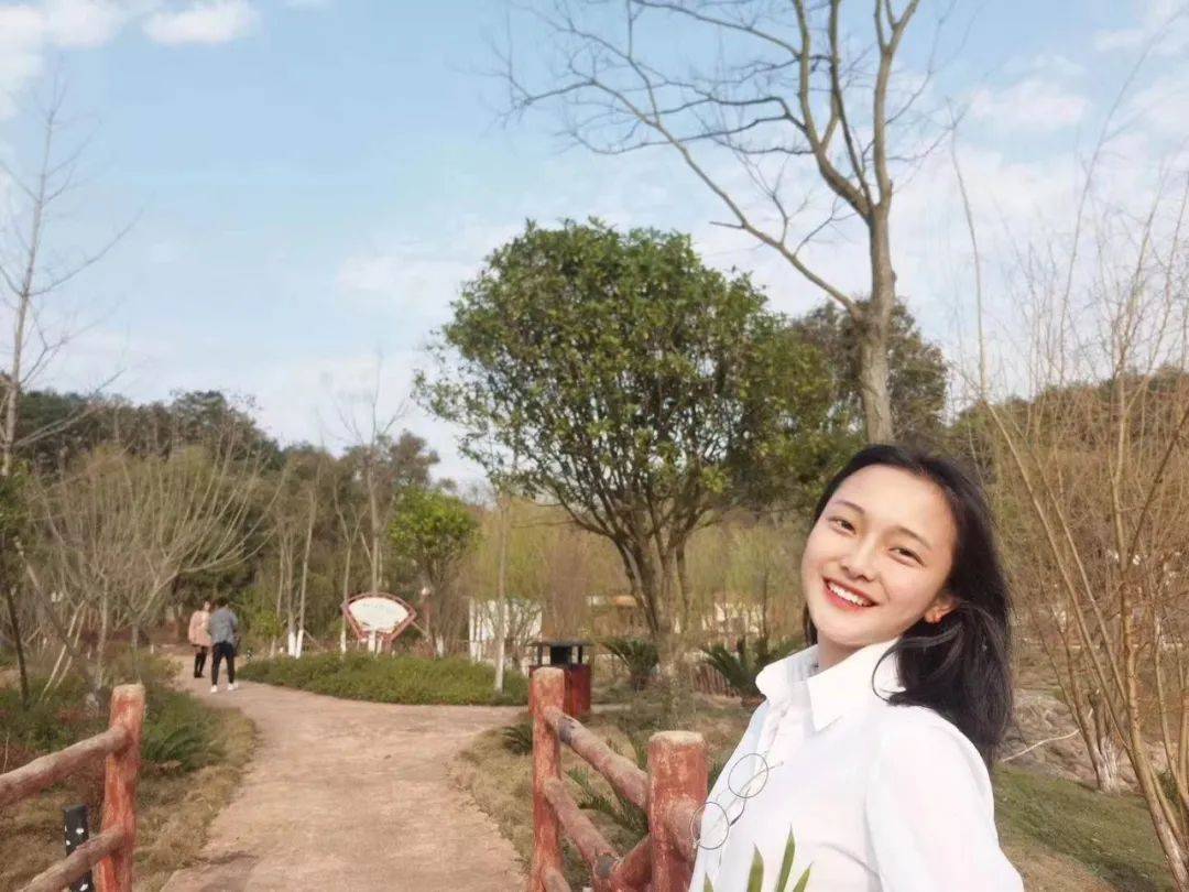 陈薇薇|高三女生弥留之际捐献遗体，高考当日妈妈发文缅怀