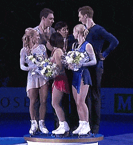 逗趣一刻gif:妹子,你就凭你喝酒的气势,他绝对输了