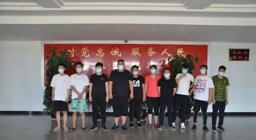 赤峰市内人口有多少_赤峰市图书馆官内图片(2)