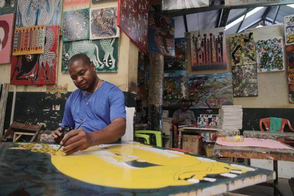 挺嘎|坦桑尼亚：疫情下的手工艺品市场