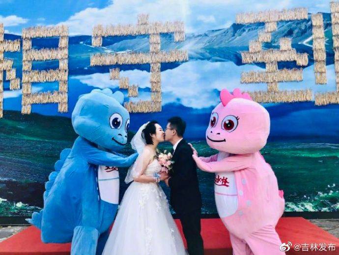 长白山|吉林长白山为50对“最美逆行者”举办 “高山婚礼”