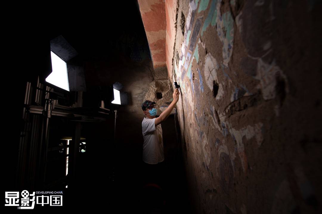 李博|80后夫妻用现代技术“守护”千年石窟