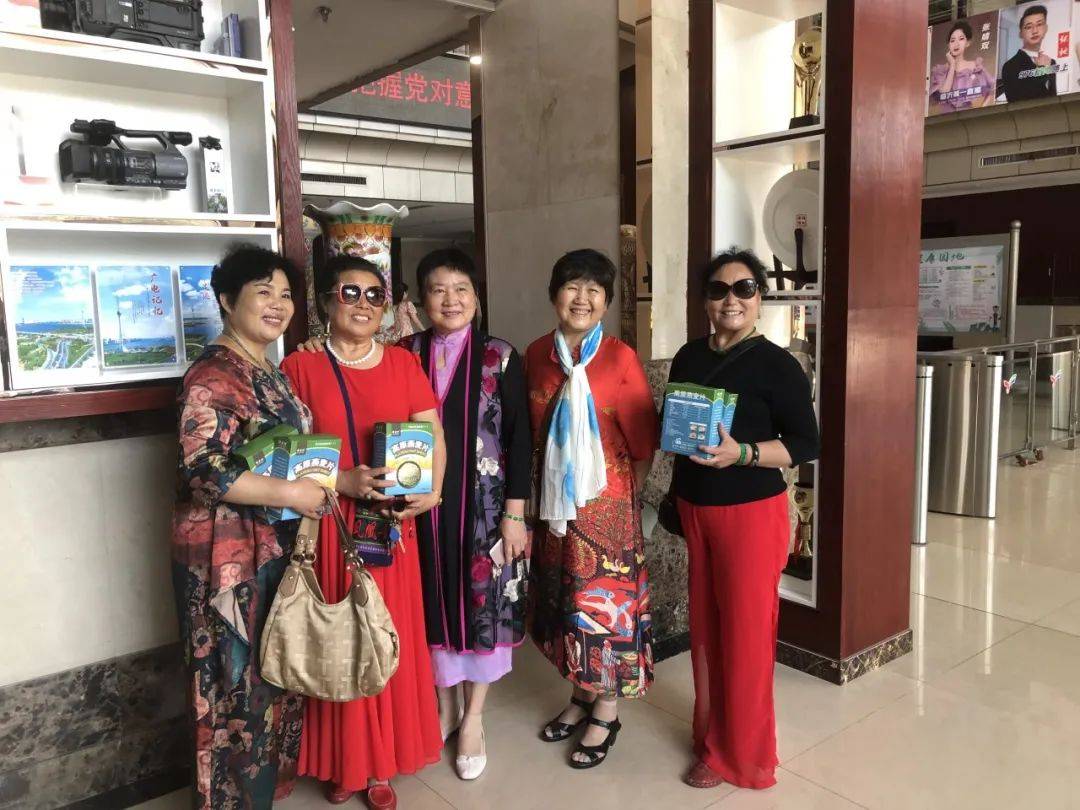 栏目|《老爸老妈的美好生活》顺利开播，惊喜不断！