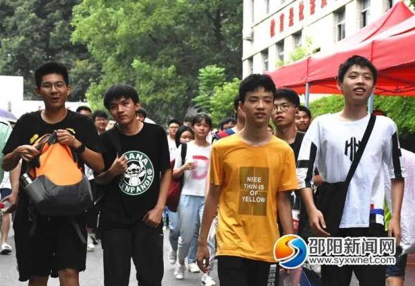 邵阳|考场外，这些瞬间直击心底！