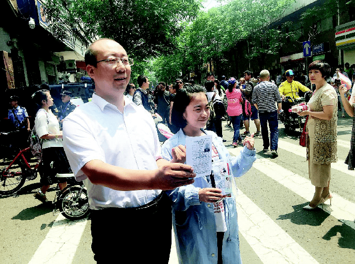 质疑|山西一中学校长第10次参加高考，回应质疑：目的是指导教育改革，客观也宣传了学校