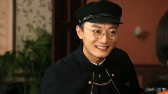 董璇年下恋曝光?与小11岁男星现身酒店举止亲密,难怪回避高云翔