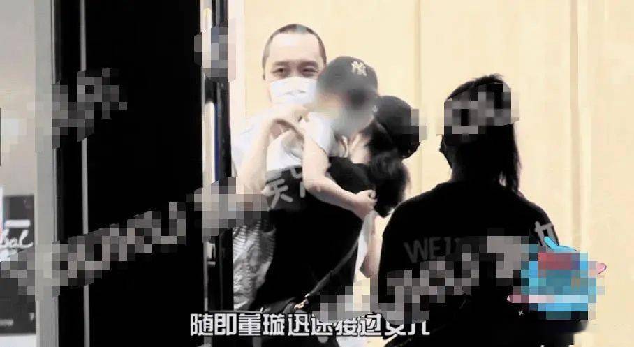 董璇年下恋曝光?与小11岁男星现身酒店举止亲密,难怪回避高云翔
