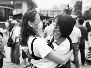 李皓|高考落幕释放青春模样 加油少年