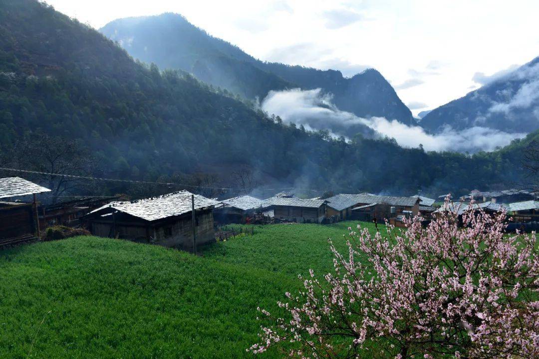 怒江傈僳族自治州贡山县丙中洛镇秋那桶村