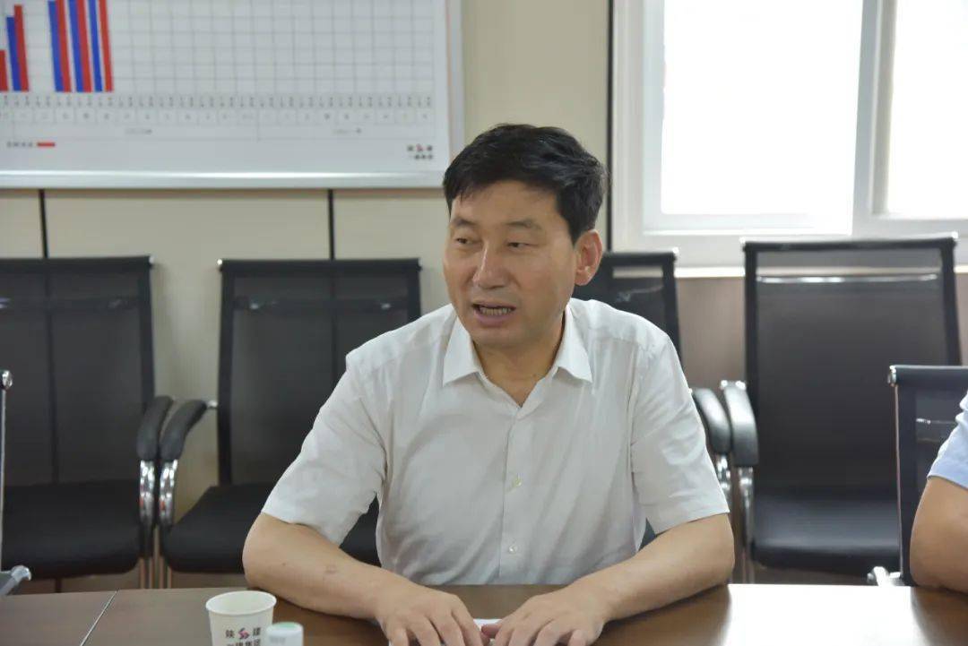 陕建控股集团纪委书记韦贤忠一行到一建集团项目部夏季慰问