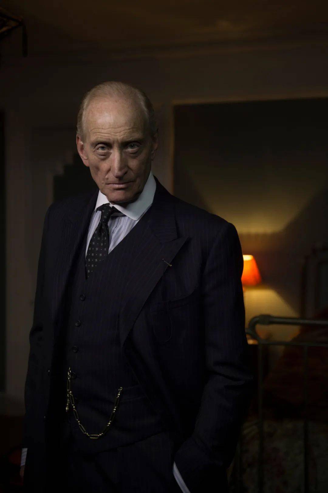 服装|深扒悬疑片服装隐喻：穿成这样能活命