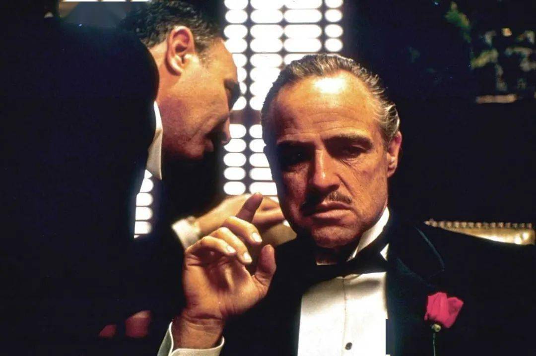 服装|深扒悬疑片服装隐喻：穿成这样能活命