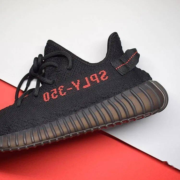 比斑马人气更高的经典设计yeezy350黑红字再次传闻全球补货