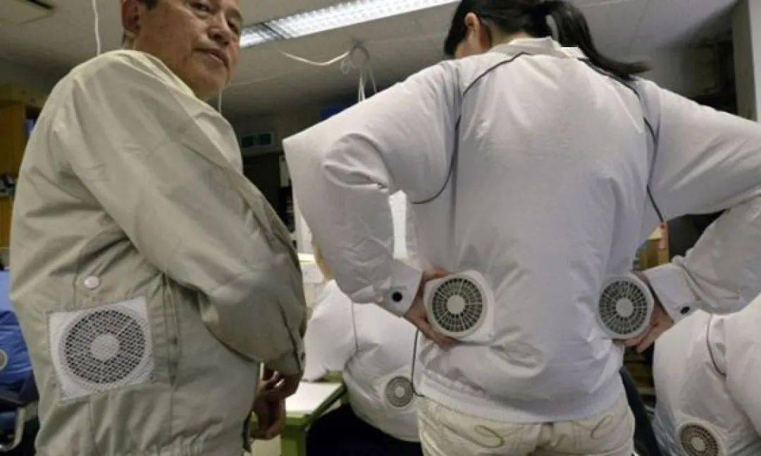 Air|备受藤原浩推崇的「空冷服」，meanswhile 也做了一件…